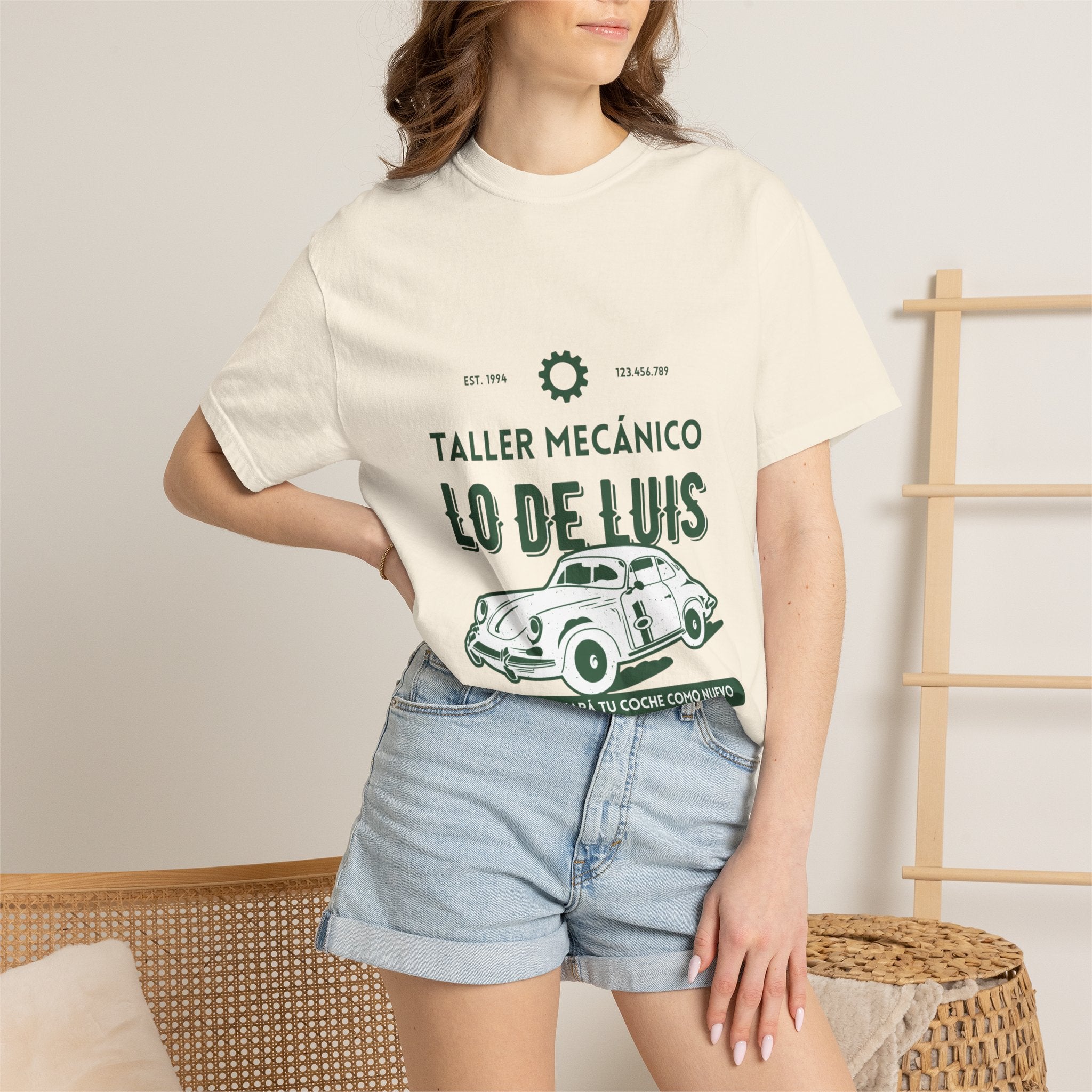 T-shirt — Taller Mecánico Lo De Luis Vintage Car Repair Tee (Soy quien deja tu coche como nuevo)